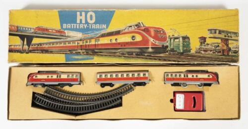 H.W.N: A circa 1950/60s H.W.N. HO gauge 'Battery Train' set, in original box