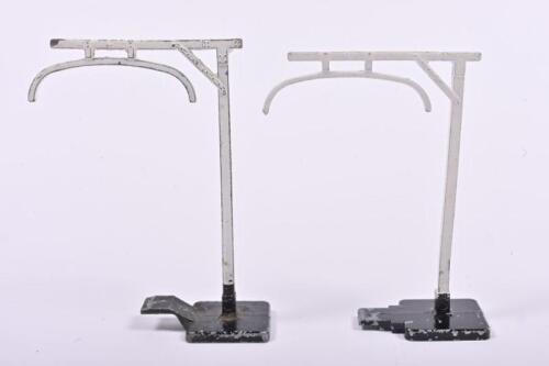 TRI-ANG: Two Tri-ang model clearance bars