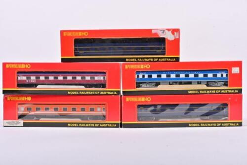 POWERLINE: Five powerline HO gauge passenger carriages from the 'Model Railways of Australia' series, all in original boxes, models P455, P436, P435, P475 & P494