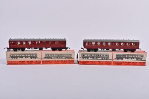 PLAYCRAFT: Two playcraft HO gauge carriages, one restaurant car, the other 2d class open coach, in original boxes