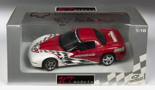 CHEVROLET: A NOS 1:18 scale UT Model Chevrolet Corvette Pace Car '99 Daytona'