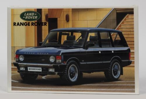 AOSHIMA: A NOS Sealed 1:24 scale Range Rover model kit