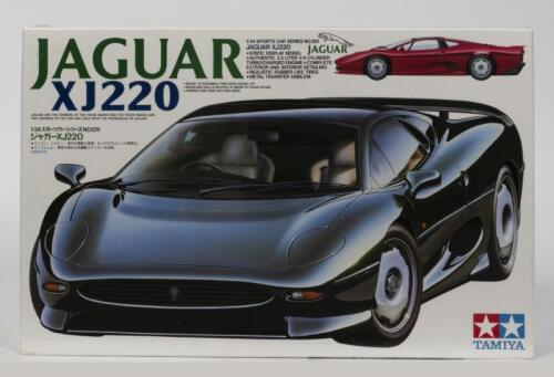 REVELL: A NOS Sealed 1:24 scale Jaguar XJ220 model kit