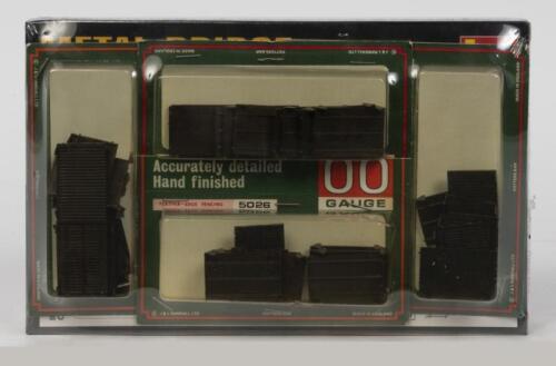 MINIART: A NOS Sealed 1:35 scale Metal Bridge and Fencing model kit