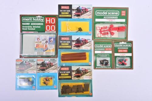 MERIT / MODEL SCENE: Nine NOS HO/00 scale railway accessories items