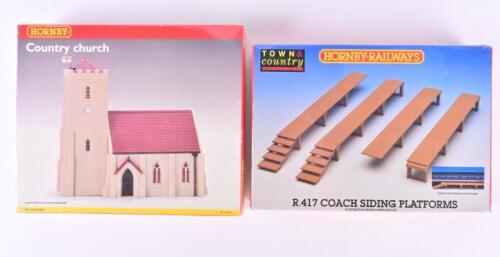 HORNBY / TOWN & COUNTRY: Two NOS Sealed 00 gauge scale model rail kits including a Country church & R.417 Coach siding platforms