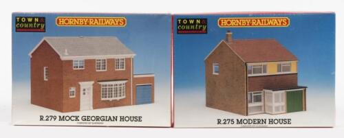 TOWN & COUNTRY: Two NOS Sealed 00 gauge scale model rail kits including a modern house & a mock Georgian house
