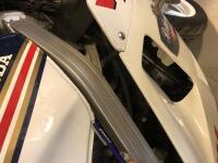 1987 HONDA&nbsp;VFR400R NC24 ROTHMANS EDITION - Scaled down version of the legendary Honda VFR750 - 7
