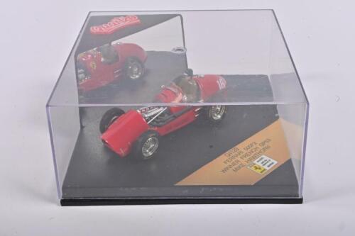 FERRARI: A 1:43 scale Quartzo Ferrari 500F2 (Q4129) as driven to victory by Mike Hawthorn at the 1953 French GP