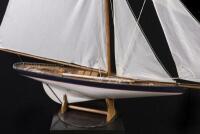 POND YACHT: A large display pond yacht on stand, some losses to bow - 3