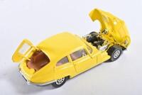 CORGI: Two Corgi Toys 1:43 scale Jaguar E-Type 2+2 coupes - 6
