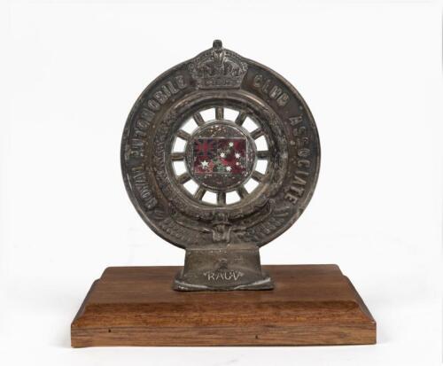 ROYAL AUTOMOTIVE CLUB OF VICTORIA: A circa 1935 Royal Automobile Club of Victoria (RACV) mounted cast badge by Stokes & Sons, Melbourne
