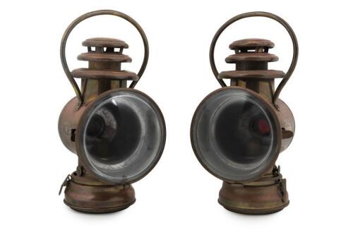 DIETZ: A pair of circa 1910 Dietz "Dainty" side lamps, 30cm high