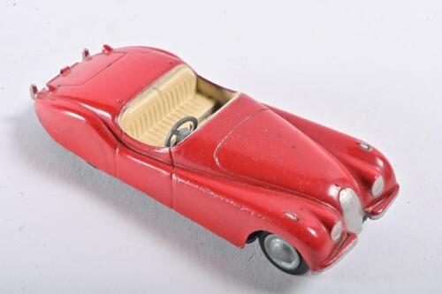 JAGUAR: A 1:36 scale circa 1950s GB3 Jaguar sports XK120 car model by Micro Models
