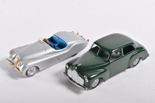 DINKUM CLASSICS: Two 1:43 scale 1950s car models by Dinkum Classics