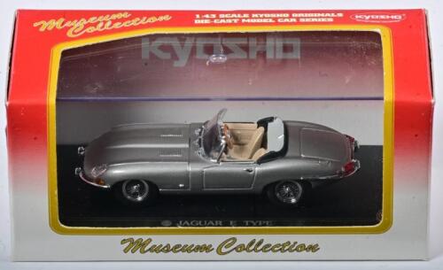 JAGUAR: A 1:43 scale NOS Kyosho Jaguar E-Type Roadster silver die-cast model