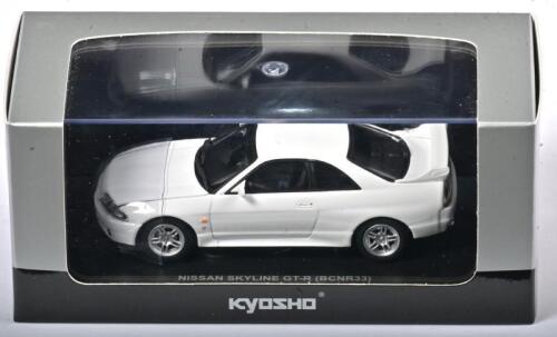 NISSAN: A 1:43 scale NOS Kyosho Nissan Skyline GT-R BCNR33 1995 white die-cast model