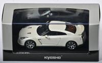 NISSAN: A 1:43 scale NOS Kyosho Nissan GT-R R35 2008 white pearl die-cast model