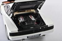 FERRARI: A 1:18 scale NOS Kyosho Ferrari Testarossa 1984 white die-cast model - 4