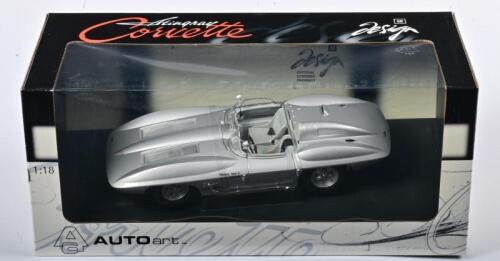 CORVETTE: A NOS 1:18 scale Autoart Corvette Stingray 1959 - silver, die-cast model