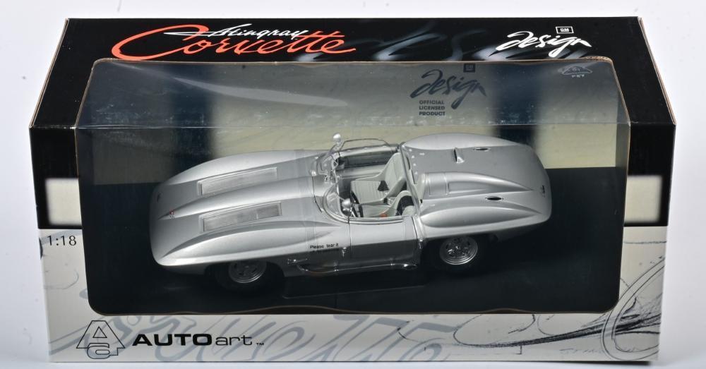 CORVETTE: A NOS 1:18 scale Autoart Corvette Stingray 1959 - silver