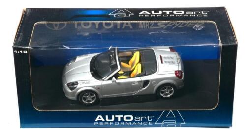 TOYOTA: A NOS 1:18 scale Autoart Toyota MR2 Spyder 2000 - silver, die-cast model