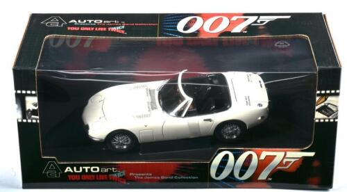 TOYOTA: A NOS 1:18 scale Autoart Toyota 2000GT, The James Bond Collection-007 - "You Only Live Twice", die-cast model