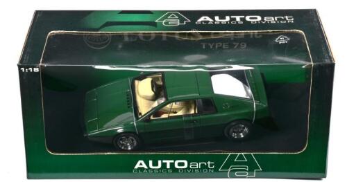 LOTUS: A NOS 1:18 scale Autoart Lotus Esprit Type 79 - green, die-cast model