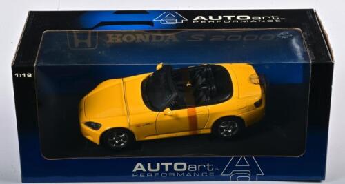 HONDA: A NOS 1:18 scale Autoart Honda S 2000 - yellow, die-cast model