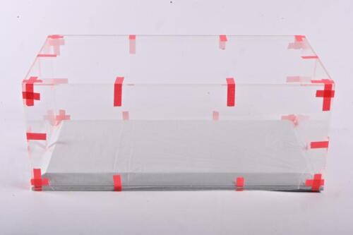 DISPLAY CASE: A NOS 1:12 scale Autoart Acrylic Display Case