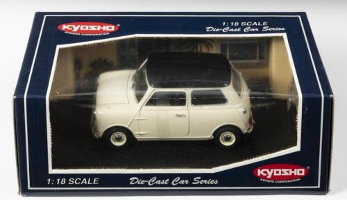 MINI COOPER: A 1:18 scale NOS Kyosho Morris Mini Cooper 1275S white die-cast model