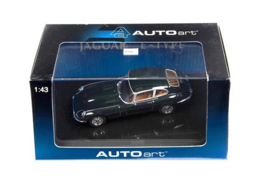 JAGUAR: A 1:43 scale NOS Autoart Jaguar E-Type coupe Series III V12 green die-cast model