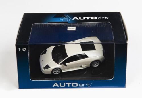 LAMBORGHINI: A 1:43 scale NOS Autoart Lamborghini Murcielago balloon white die-cast model