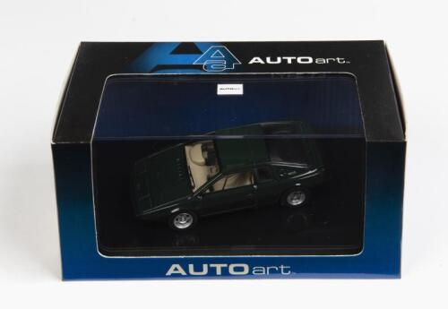 LOTUS: A 1:43 scale NOS Autoart Lotus Esprit Type 79 green die-cast model