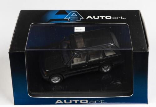 RANGE ROVER: A 1:43 scale NOS Autoart Range Rover 4.6 HSE metallic black die-cast model
