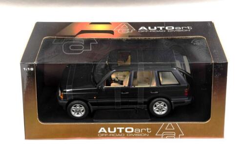 RANGE ROVER: A 1:18 scale NOS Autoart Range Rover 4.6 HSE dark metallic green die-cast model