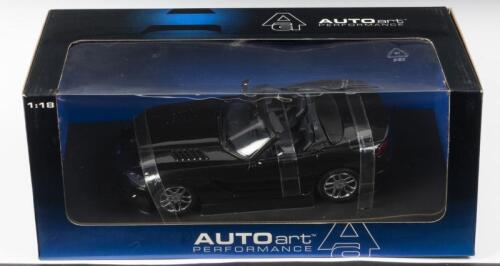 DODGE: A NOS 1:18 scale Autoart Dodge Viper SRT-10 2003 Convertible - Black, die-cast model