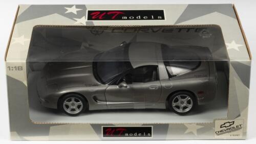 CORVETTE: A NOS 1:18 scale UT Models Corvette Coupe - Light Pewter Metallic, die-cast model