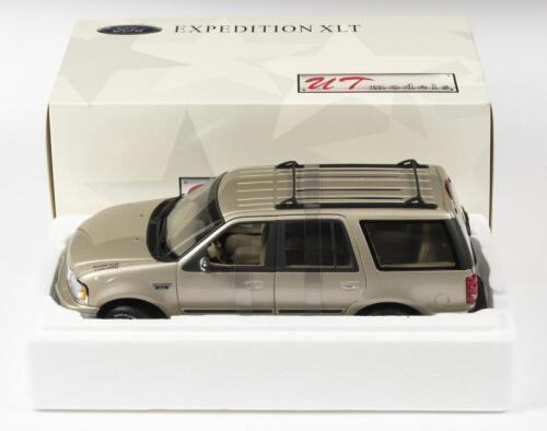 FORD: A NOS 1:18 scale UT Models Ford Expedition XLT - Metallic Gold, die-cast model