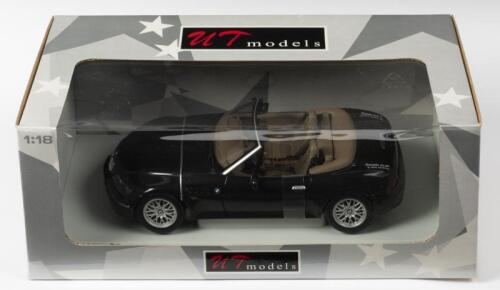 BMW: A NOS 1:18 scale UT Models BMW Z3 Roadster 2.8 - Black, die-cast model