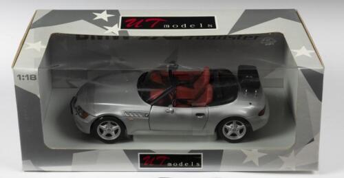 BMW: A NOS 1:18 scale UT Models BMW Z3 Roadster with Luggage Rack - Silver, die-cast model