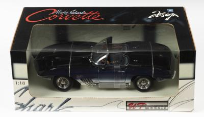 CORVETTE: A NOS 1:18 scale UT Models Corvette "Mako Shark" - Dark Blue, die-cast model