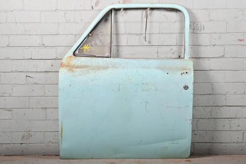 HOLDEN: Holden FC Ute LHS door Broken glass