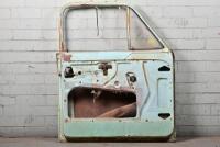 HOLDEN: Holden FC Ute LHS door Broken glass - 2