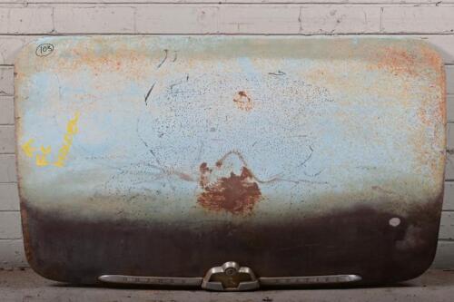 HOLDEN: Holden FC boot lid
