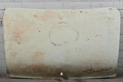 FORD: A Ford Zephyr boot lid