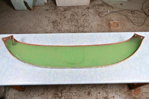 HOLDEN: Holden gold/green sun shade with embosed middle section, 141cm wide