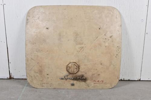 MGA: A MGA boot lid in cream