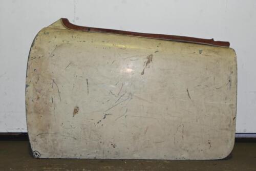 MG: An MGA left hand door in cream with red trim