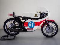 1969 Yamaha 350 TR2 - One year only TR2 350cc twin-cylinder production road racer - 4